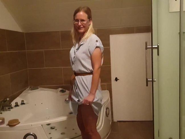 blondehexe Porno Video: Geiler pi**i