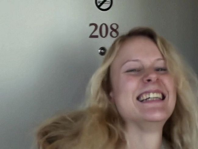 blondehexe Porno Video: Geiler p*rno fi** mit Neuling!