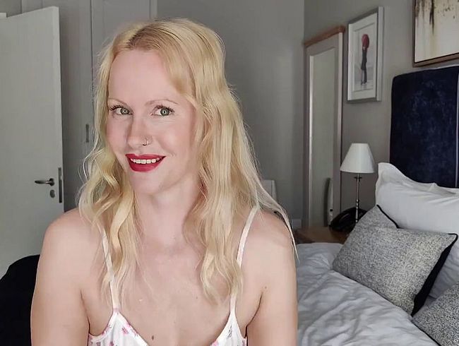 blondehexe Porno Video: Im Zimmer verirrt? Kein Problem