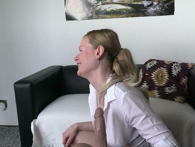 blondehexe Porno Video: Stiefvater erwischt und fi**t mich durch! ;)